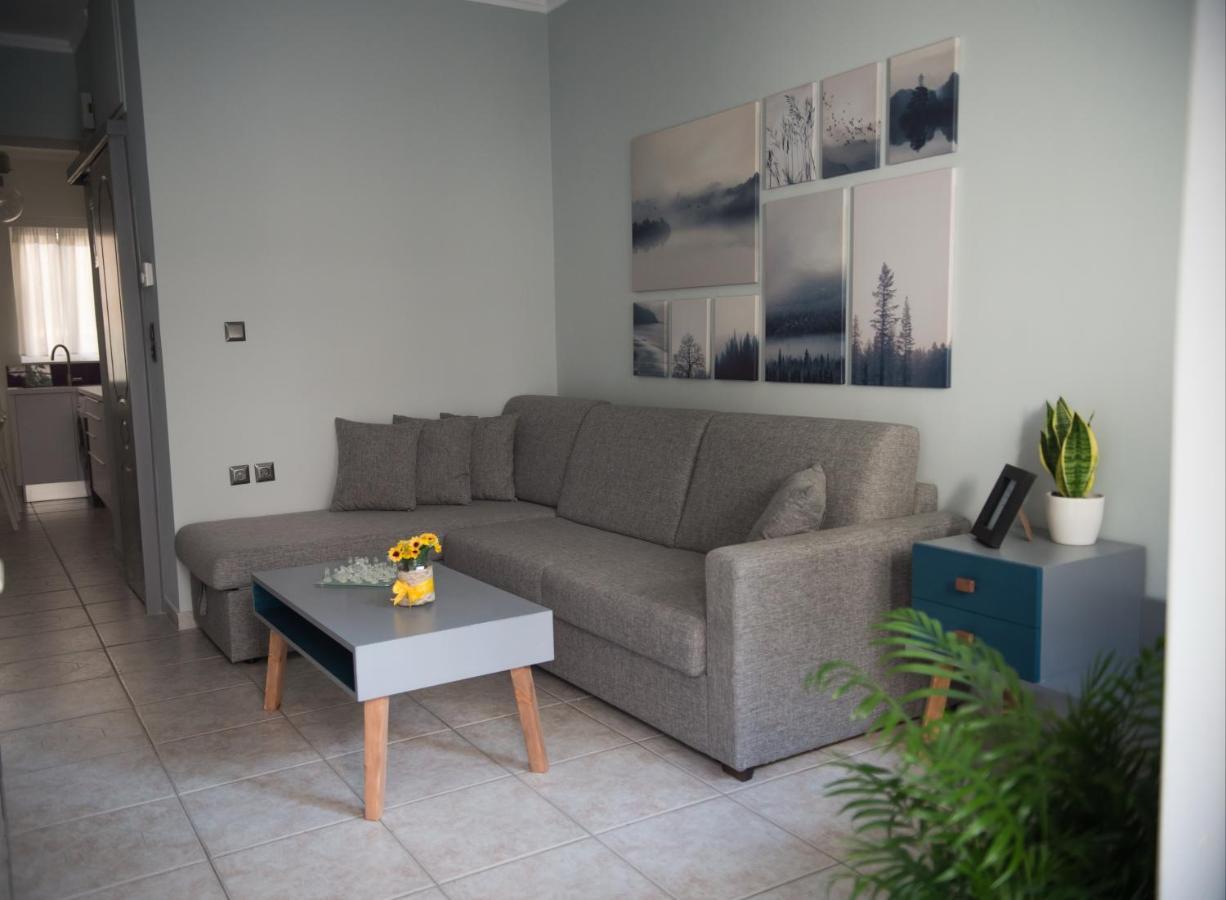 Chrisandro Apartments Атина Екстериор снимка
