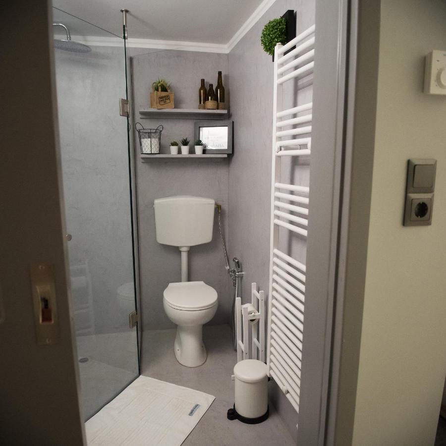 Chrisandro Apartments Атина Екстериор снимка