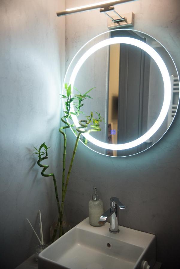 Chrisandro Apartments Атина Екстериор снимка